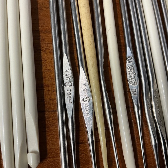 Lot Of 60 Misc Knitting Crochet Hooks Boye Susan Bates - Picture 4 of 8
